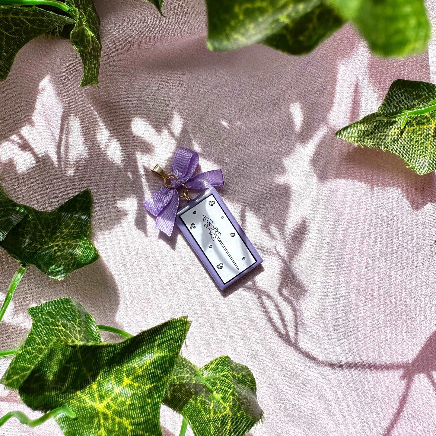 Pendentif Chocola et Vanilla Sugar Sugar Rune avec nœud en satin