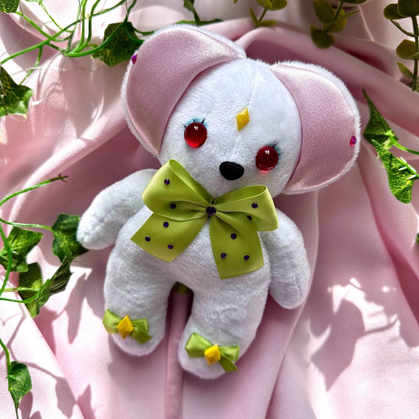 Peluche souris blanche Blanca Sugar Sugar Rune avec nœuds verts