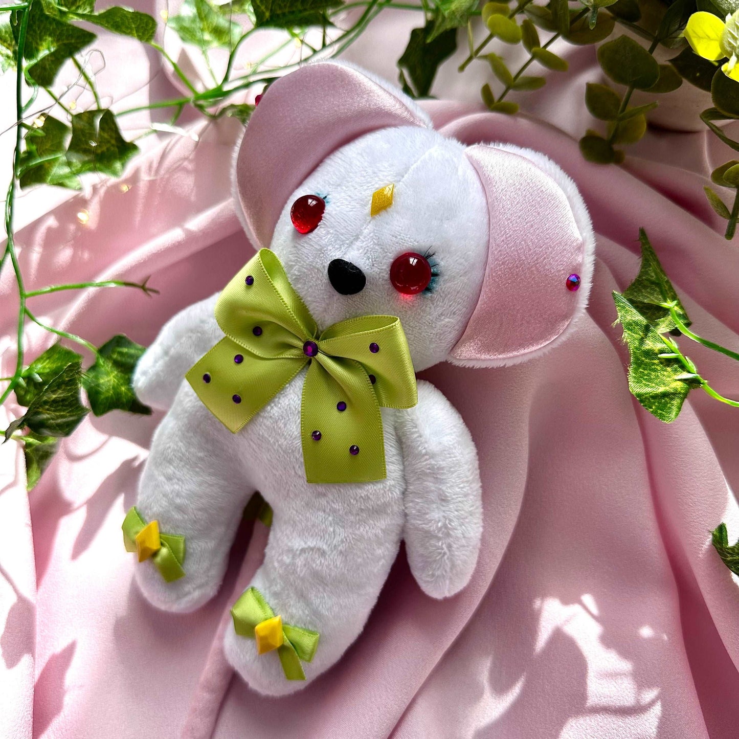 Peluche souris blanche Blanca Sugar Sugar Rune avec nœuds verts