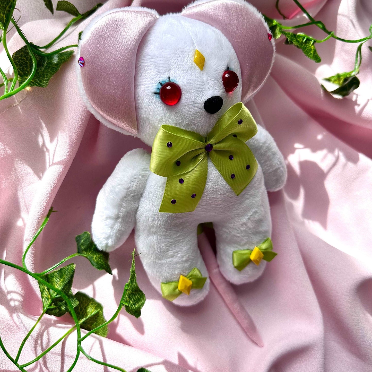 Peluche souris blanche Blanca Sugar Sugar Rune avec nœuds verts