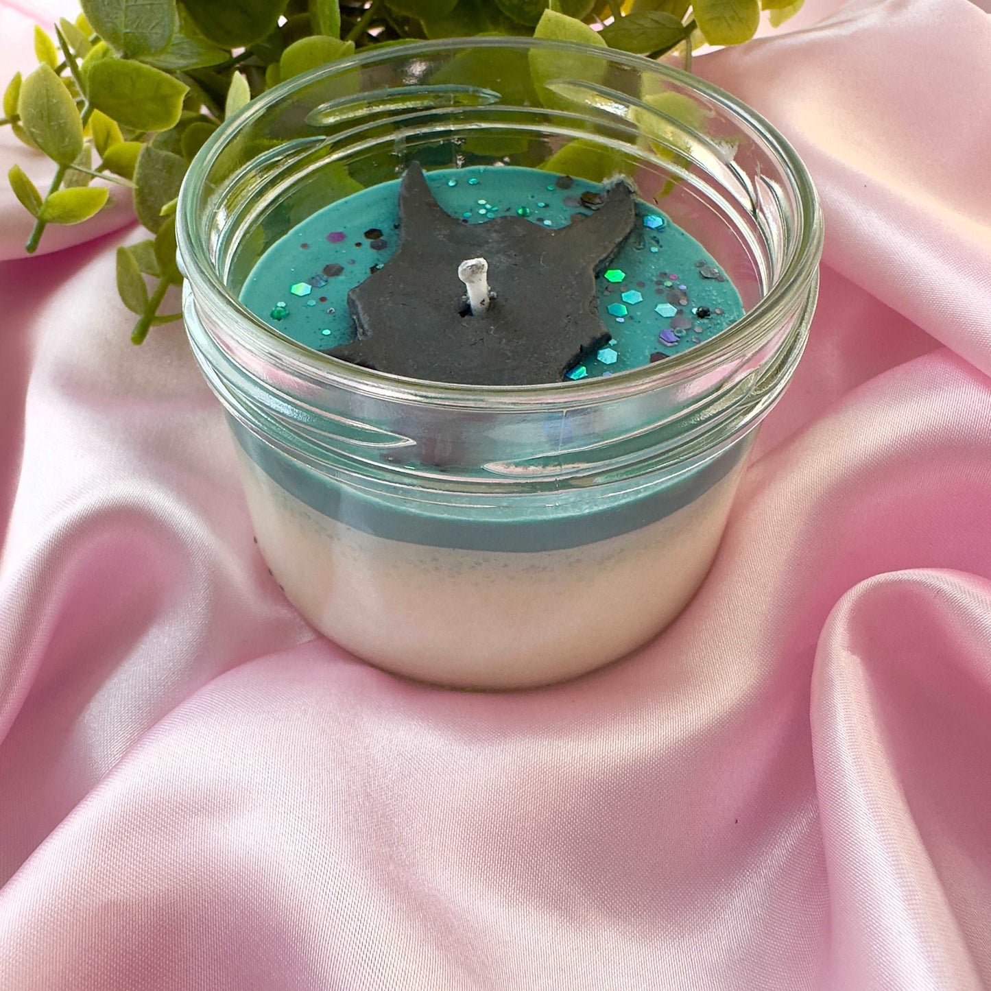 Bougie Xiao Genshin Impact vert avec masque de Oni en cire