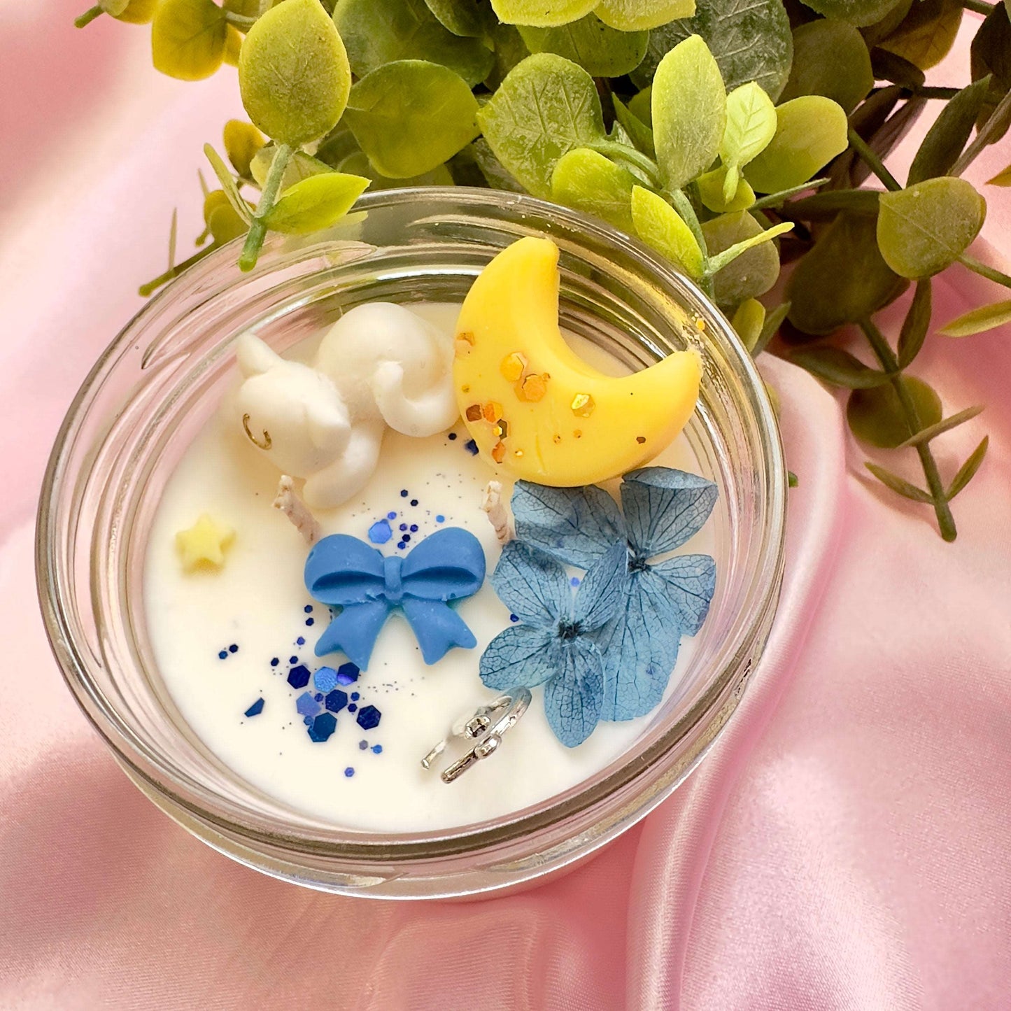 Bougie pailletée à base de soja Artemis Sailor Moon chat blanc en cire avec lune et nœud papillon bleu