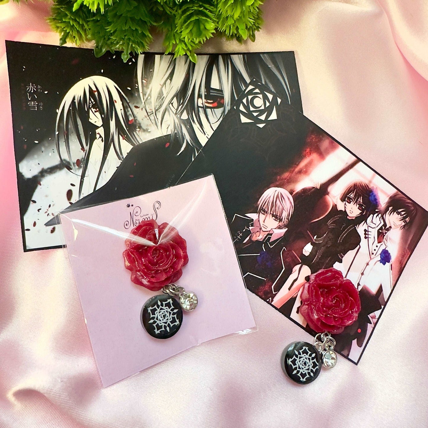 Magnet Vampire Knight rose rouge avec diamant