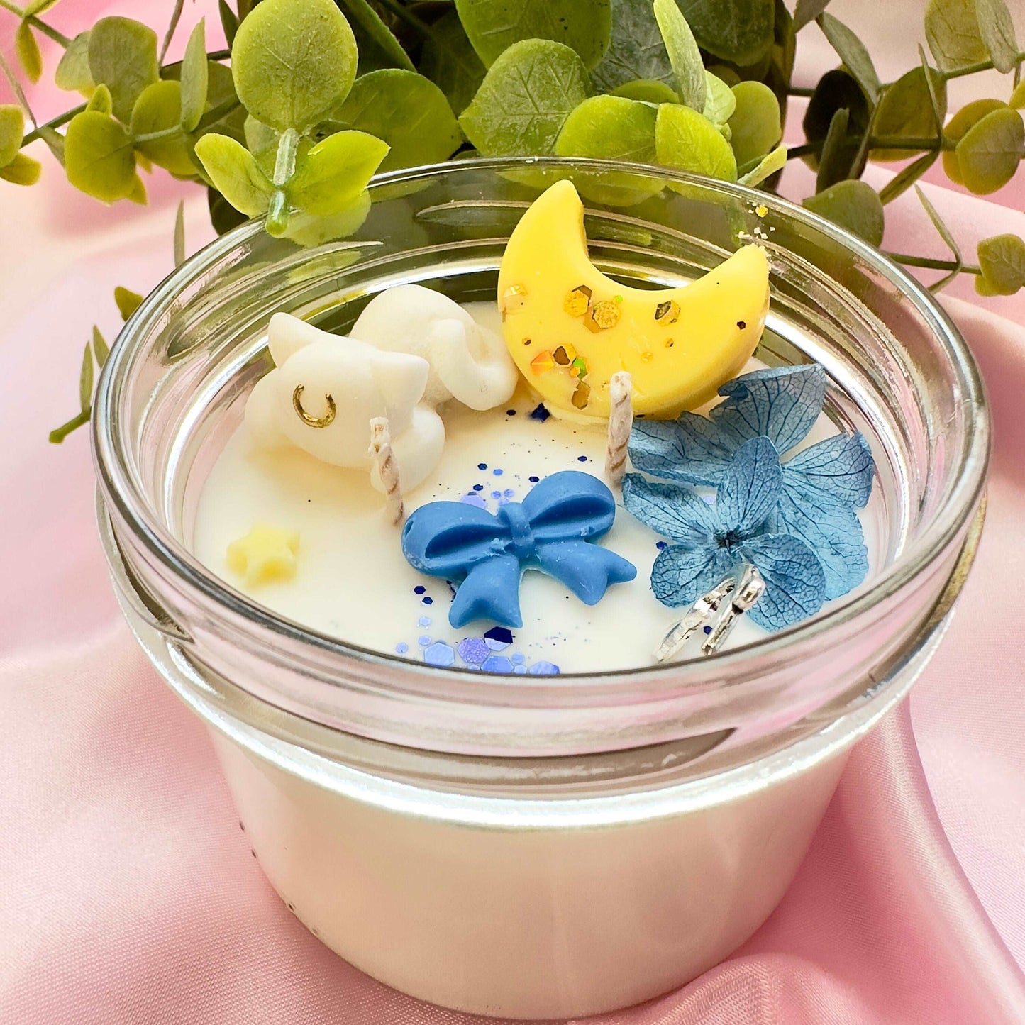 Bougie pailletée à base de soja Artemis Sailor Moon chat blanc en cire avec lune et nœud papillon bleu