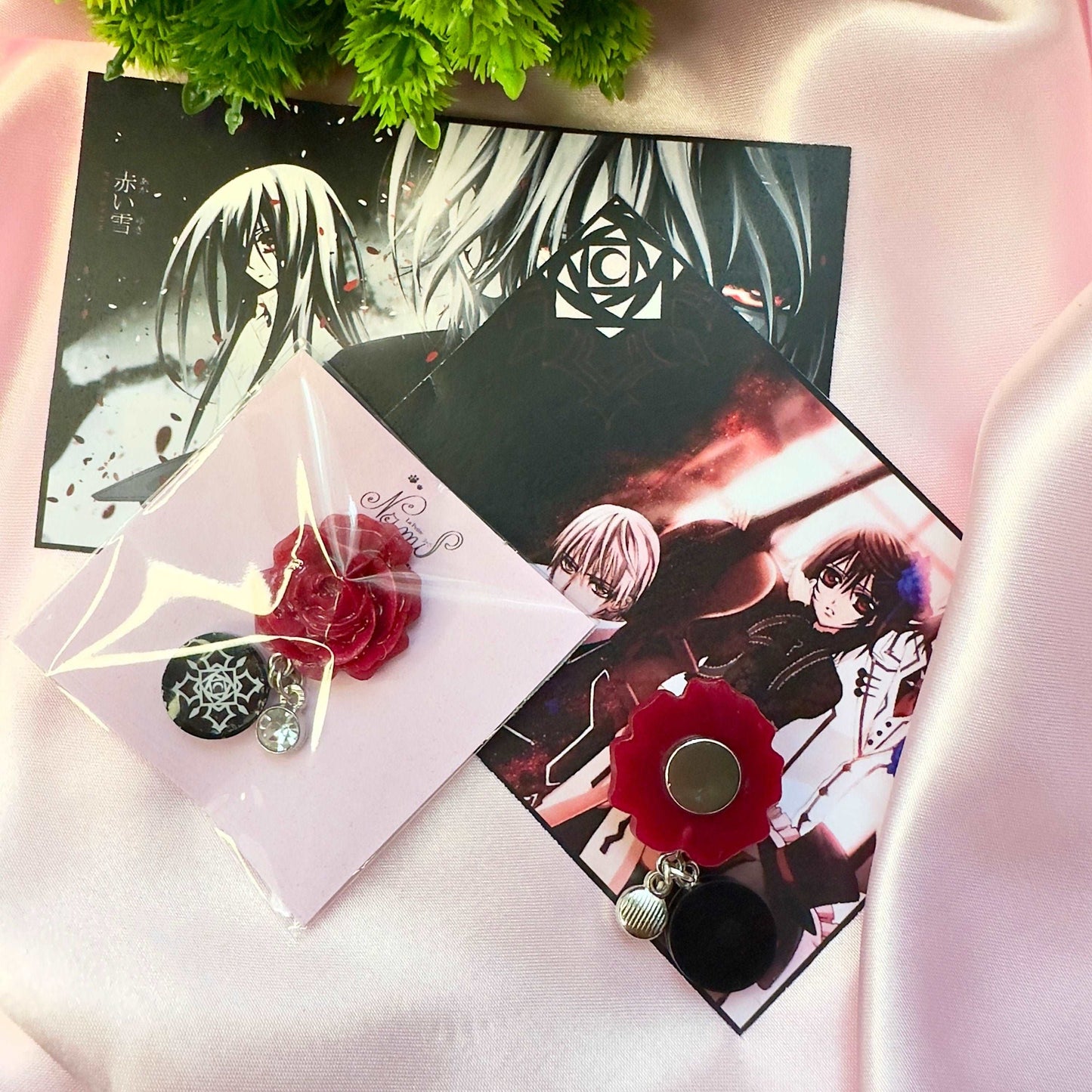 Magnet Vampire Knight rose rouge avec diamant
