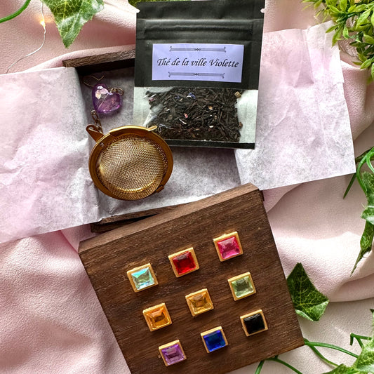 Boîte en bois avec boule à thé et sachet de thé de la ville violette de Sugar Sugar Rune